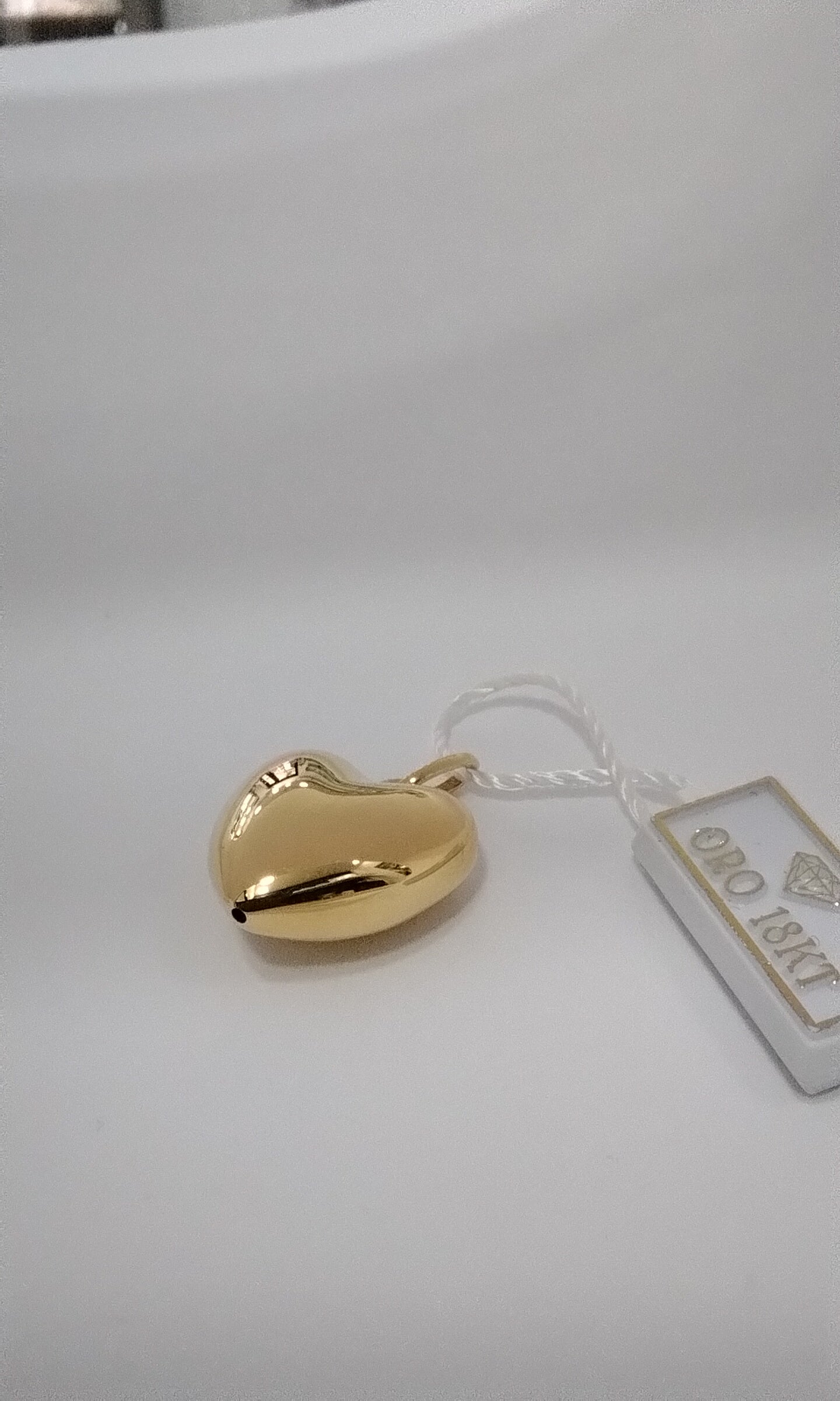 PENDENTE IN ORO 18KT