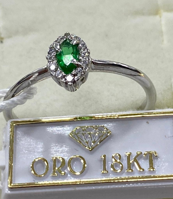 Anello 18Kt  con pietra ovale