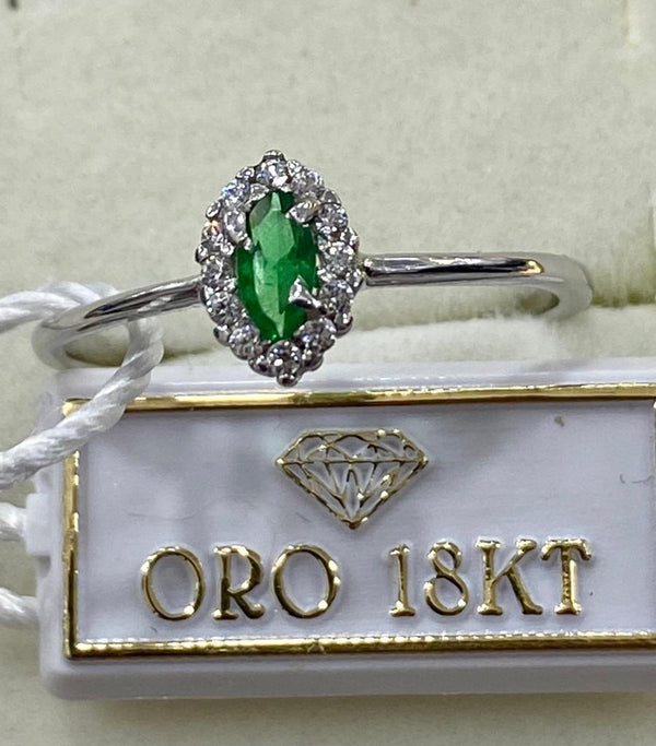 Anello 18Kt  con pietra ovale